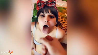 O fată de liceu primește primul ei spermă în gură de la un coleg de clasă