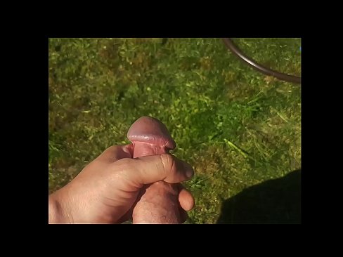 ❤️ O bunăciune fierbinte își face sex cu păsărica roz și ejaculează cu un squirt într-o grădină de vară ️❌ at ro.quizfarmature.ru ❌️❤