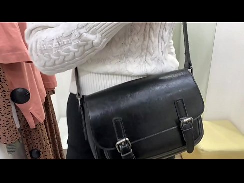 ❤️ Masturbarea în public a tinerei târfe FeralBerry cu un dildo în cabina de probă ️❌ at ro.quizfarmature.ru ❌️❤